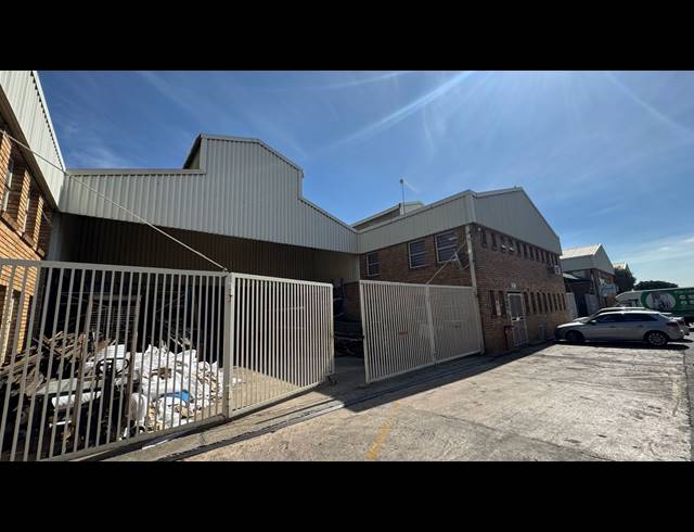 765M² WAREHOUSE TO LET IN KRAMERVILLE